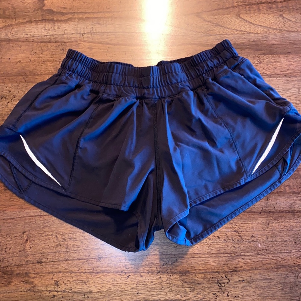 Lululemon Hotty Hot High-Rise Lined Short 2.5”